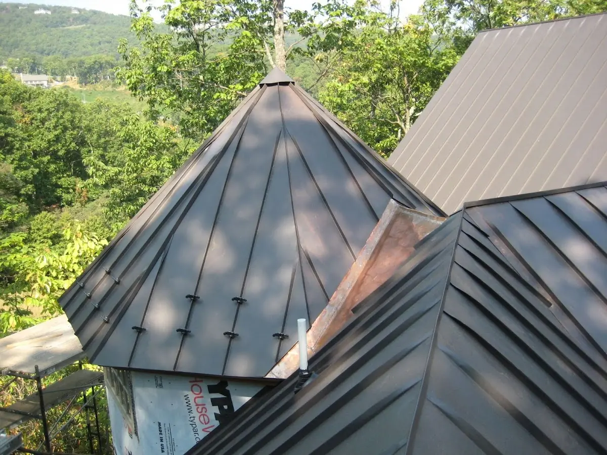 Professional Roof Tarp Installation by Craftsman Roofing in Shailerville